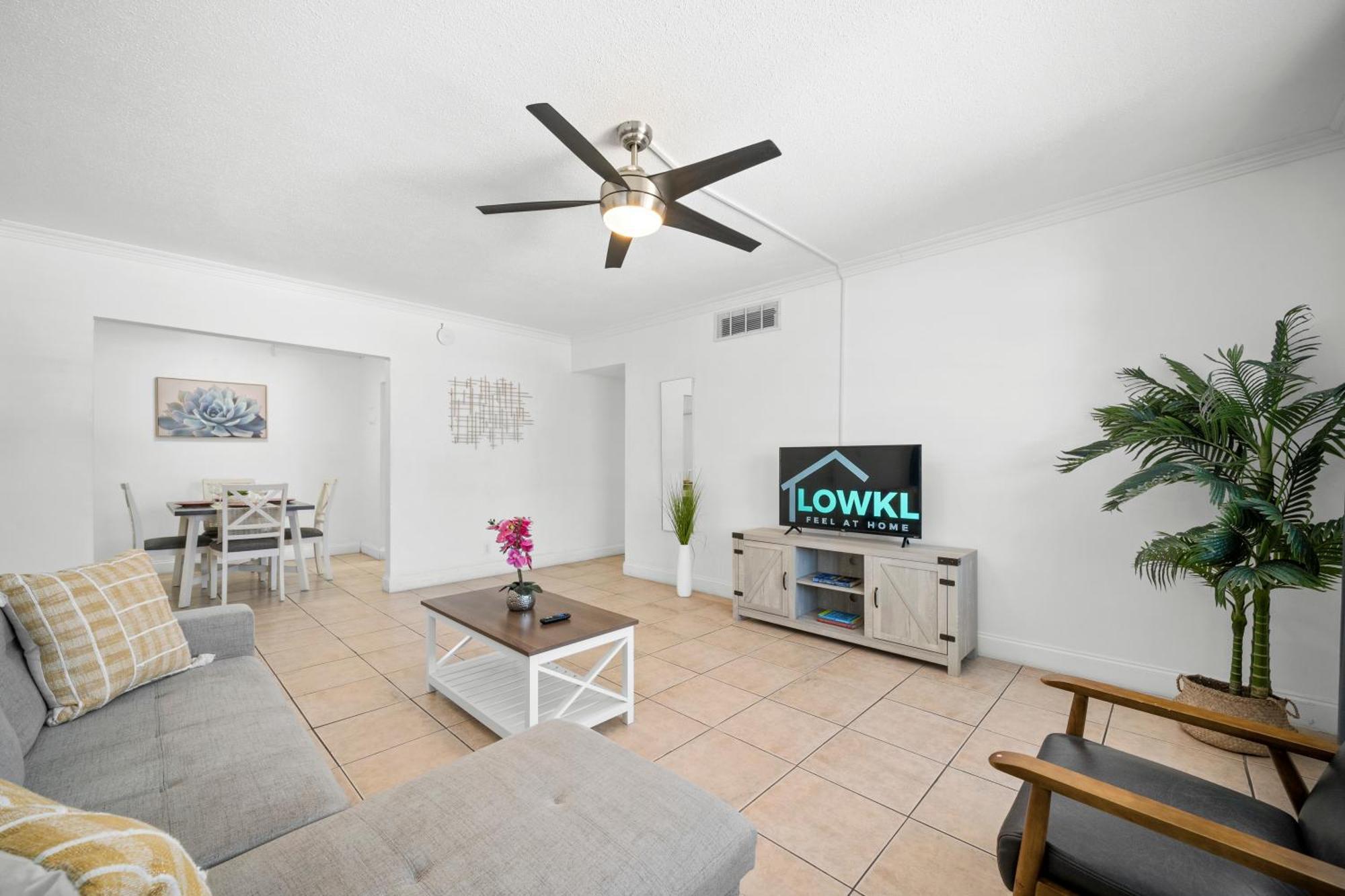 Bayview Regency Apartments By Lowkl Fort Lauderdale Exterior photo