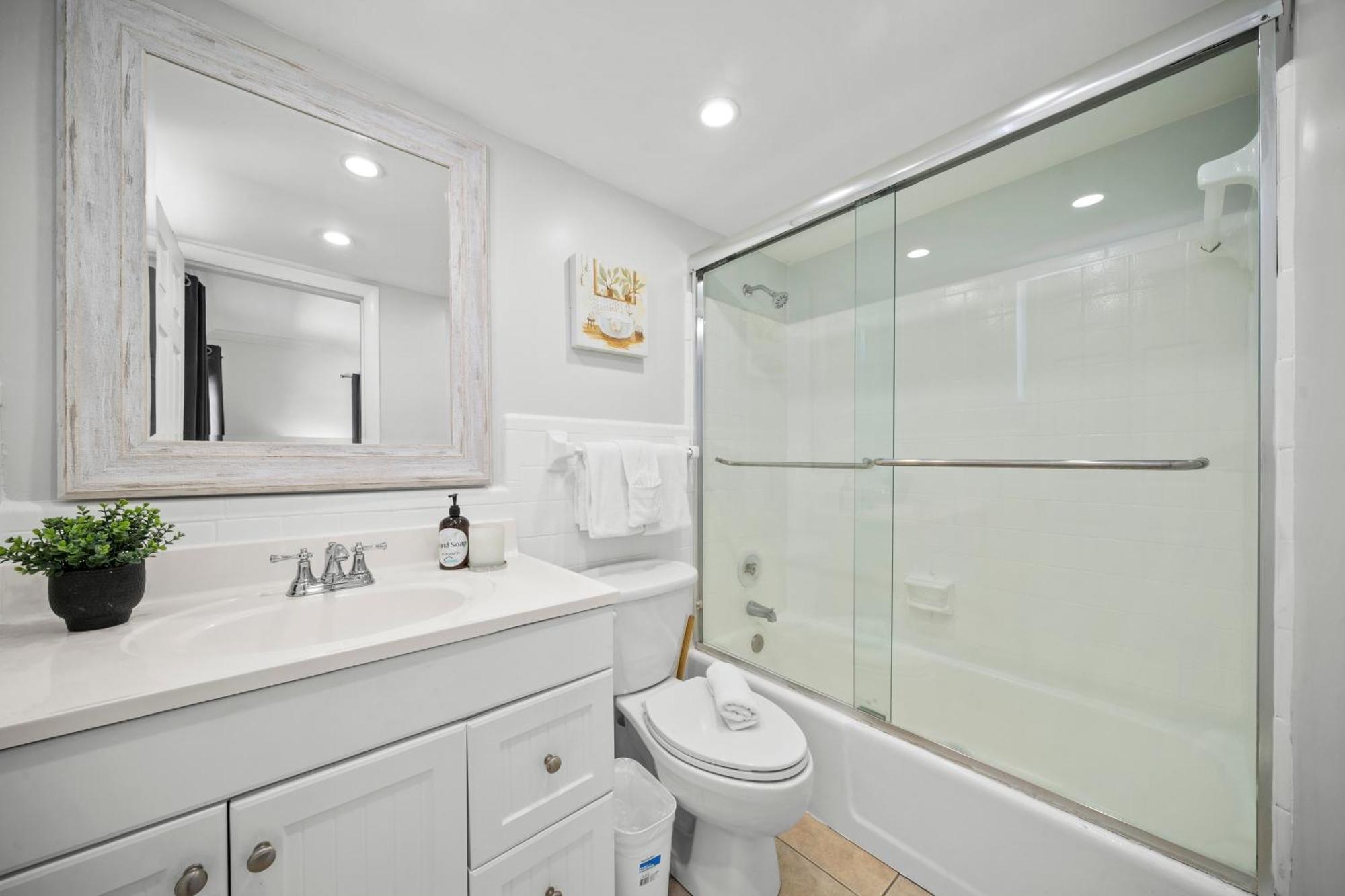 Bayview Regency Apartments By Lowkl Fort Lauderdale Room photo